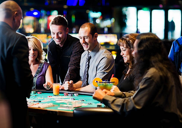 77lucky cash-out interface showing real-time payout calculation and early-exit button during active game round